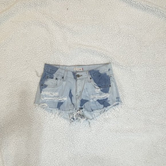 Levi's curvy 529 denim shorts - small - distressed, low rise, small (4-6)size - - Picture 1 of 3